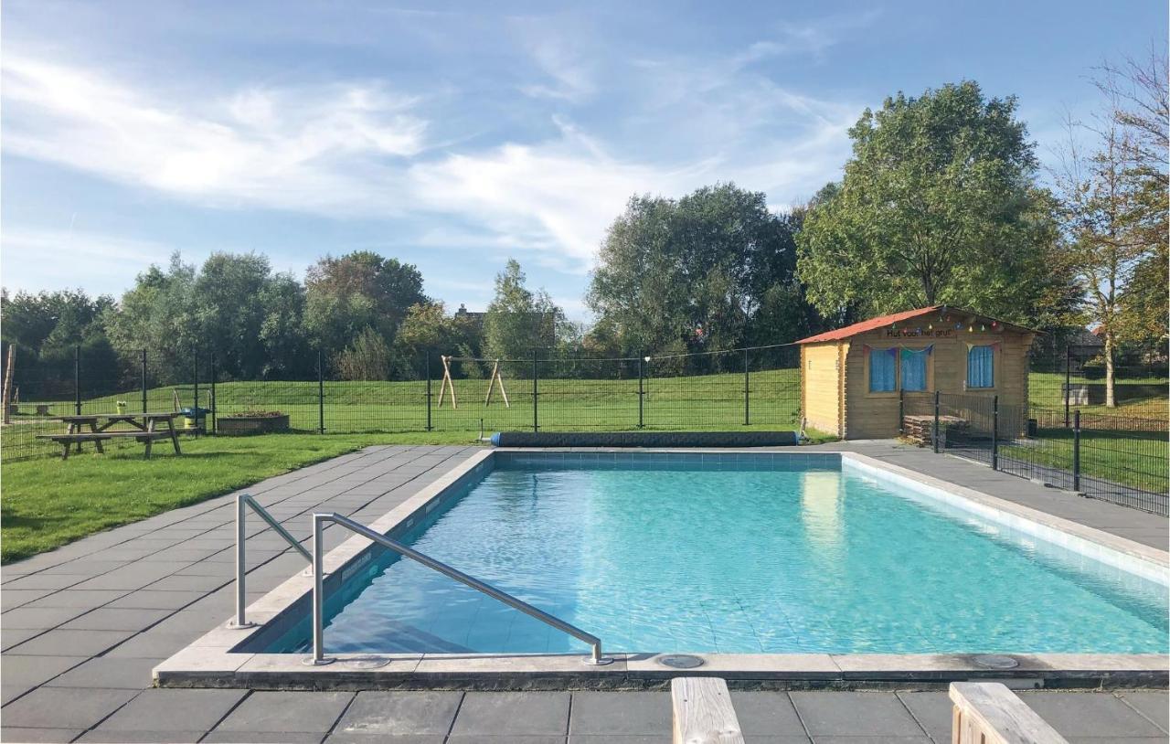 2 Bedroom Awesome Home In Tzummarum Esterno foto