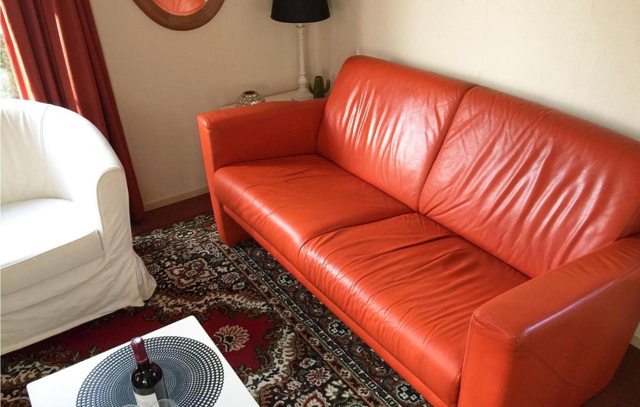 2 Bedroom Awesome Home In Tzummarum Esterno foto